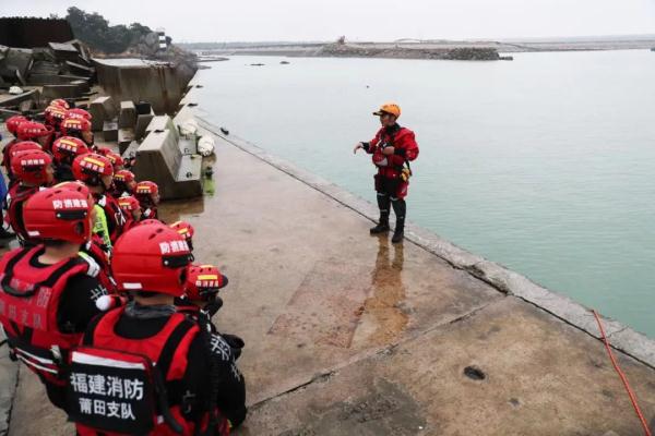 福建暴雨最新消息，全省全力应对，确保人民群众生命财产安全